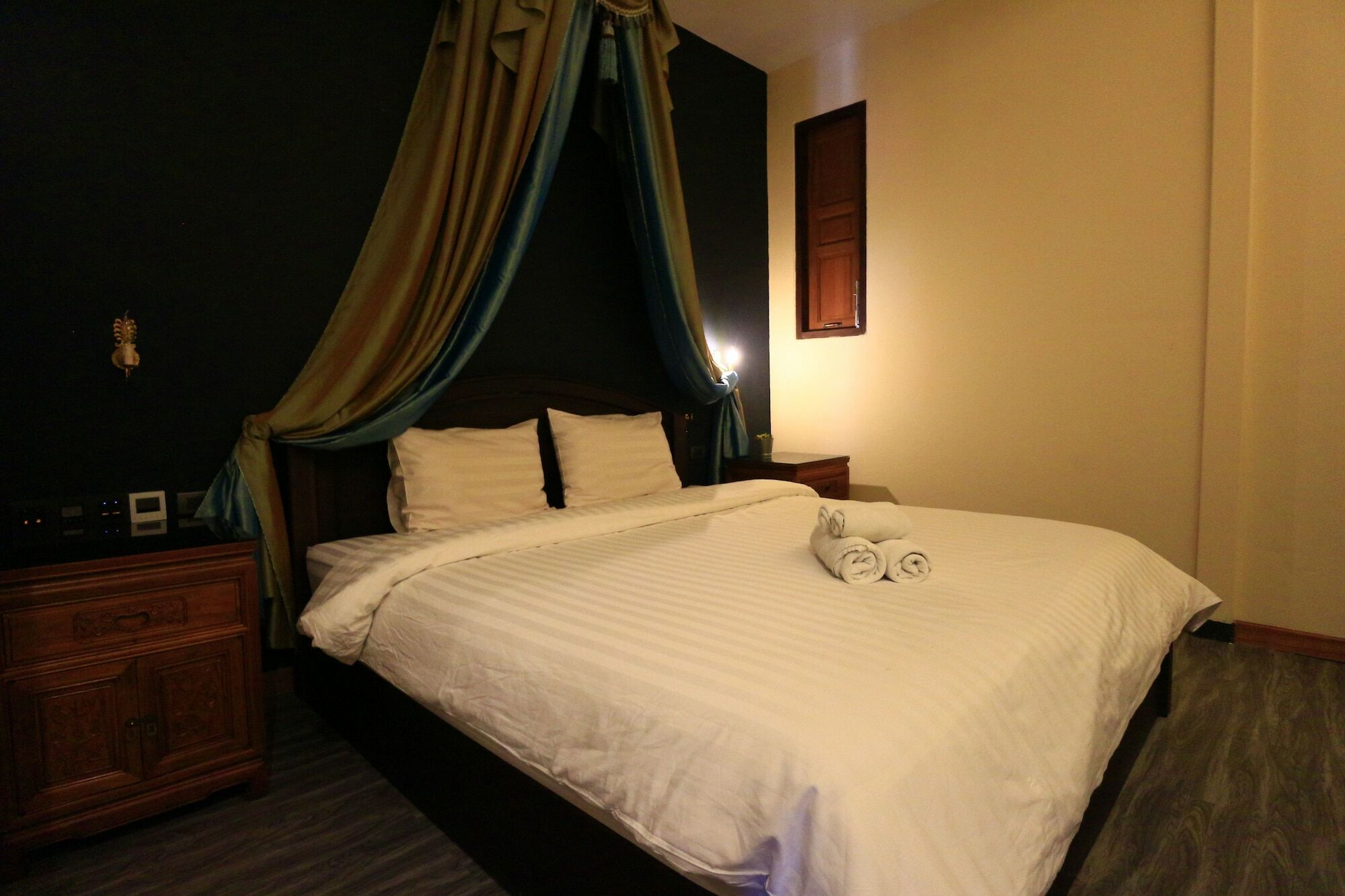 Hotel Yadana Chiangmai Chiang Mai Esterno foto